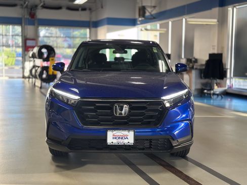 Used 2024 Honda CR-V LX image 2