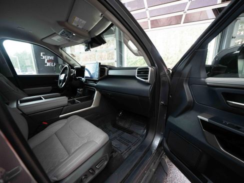 Used 2023 Toyota Tundra Limited image 25