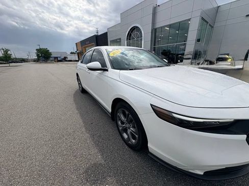 Used 2024 Honda Accord EX image 12