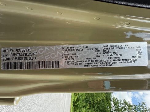 New 2025 Jeep Gladiator Sport image 32