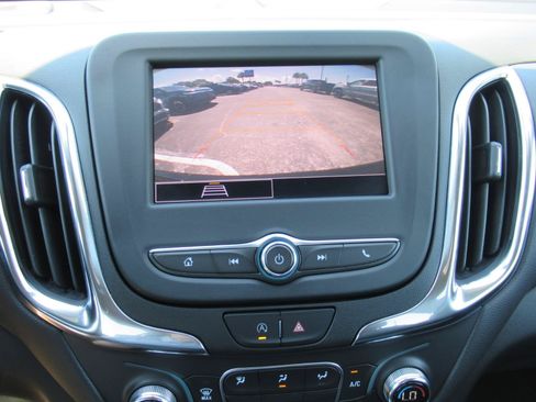 Used 2022 Chevrolet Equinox LT FWD image 29