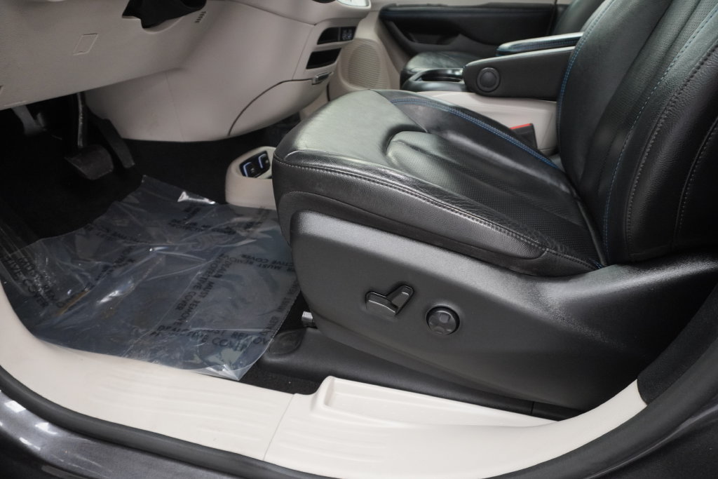Certified 2021 Chrysler Pacifica Touring-L FWD image 34