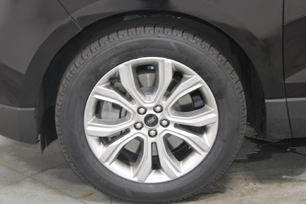 Used 2024 Ford Edge Titanium AWD/4WD image 18