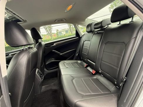Used 2016 Volkswagen Passat 1.8T SE FWD image 22