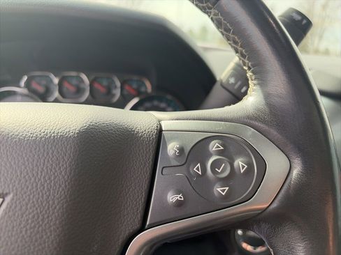 Used 2020 Chevrolet Suburban Premier image 38