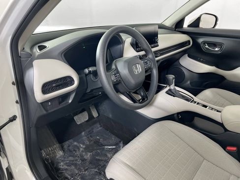 Used 2023 Honda HR-V LX image 9