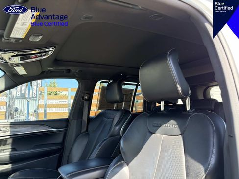 Used 2022 Jeep Grand Cherokee Overland w/ Advanced Protech Group III AWD/4WD image 21