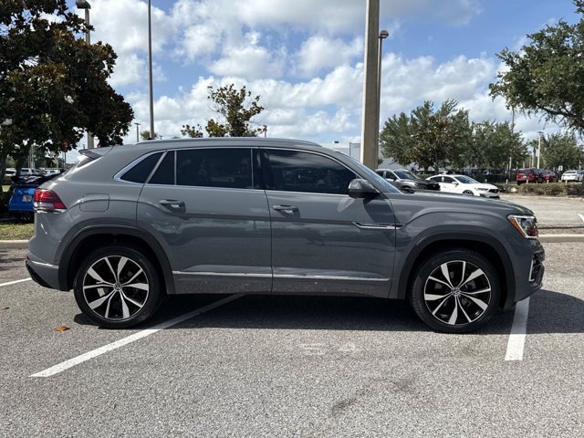 Used 2025 Volkswagen Atlas Cross Sport SEL Premium R-Line AWD/4WD image 2