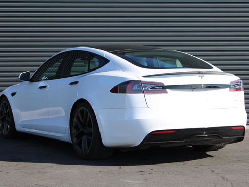 Used 2021 Tesla Model S Plaid image 7