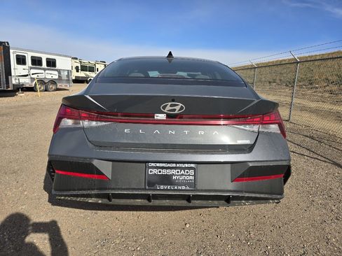 New 2025 Hyundai Elantra Blue image 4