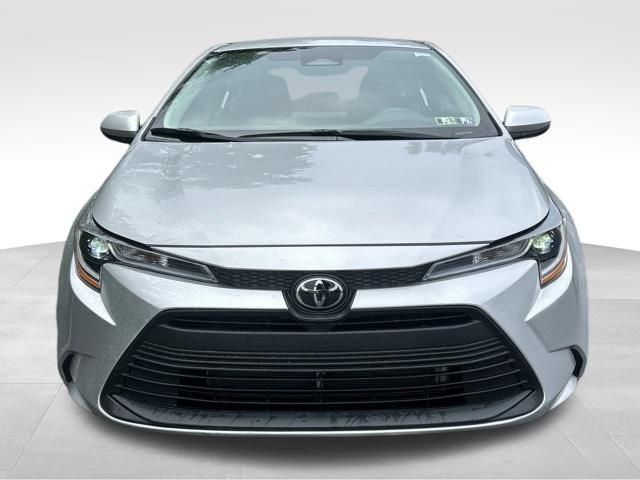 Used 2024 Toyota Corolla LE w/ LE Convenience Package FWD image 8