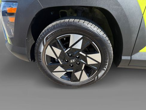 Certified 2025 Hyundai Kona SEL AWD/4WD image 9