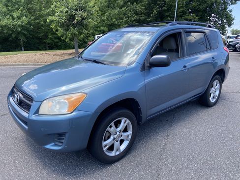 Used 2012 Toyota RAV4 FWD w/ Upgrade Value Pkg image 1