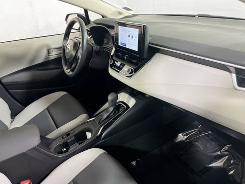Used 2025 Toyota Corolla LE image 26