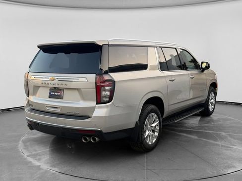 Used 2023 Chevrolet Suburban Premier AWD/4WD image 3