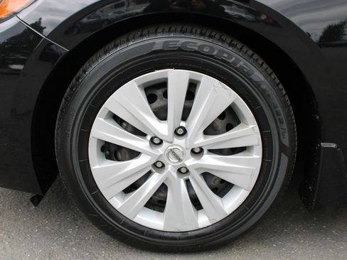 Used 2022 Nissan Sentra S w/ Trunk Package FWD image 6