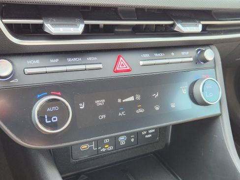 Used 2025 Hyundai Sonata SEL FWD image 20