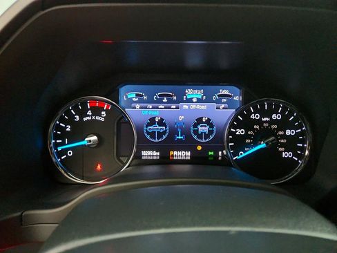 Used 2022 Ford F450 Platinum w/ FX4 Off-Road Package image 18