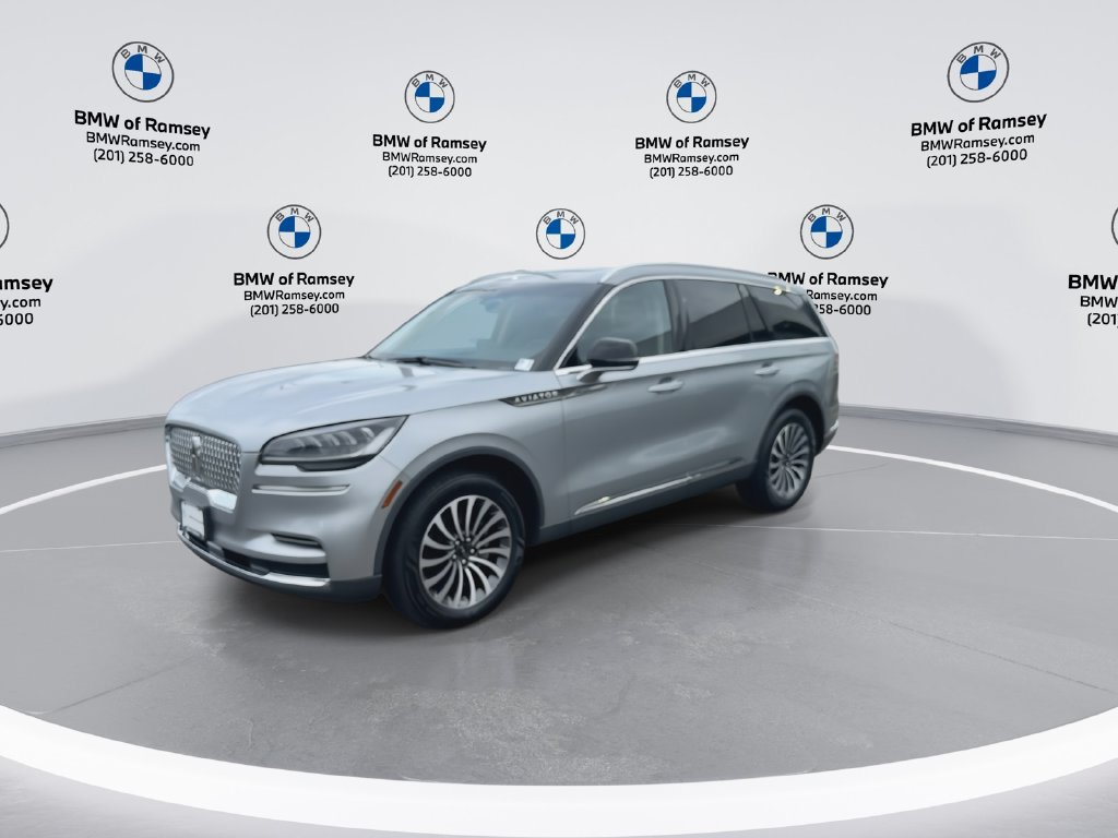 Used 2023 Lincoln Aviator AWD w/ Premium Package image 4
