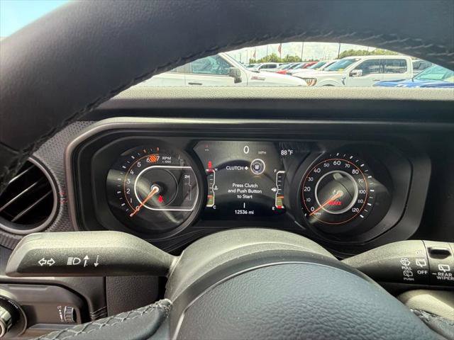 Certified 2025 Jeep Wrangler Unlimited Rubicon w/ Convenience Group AWD/4WD image 50