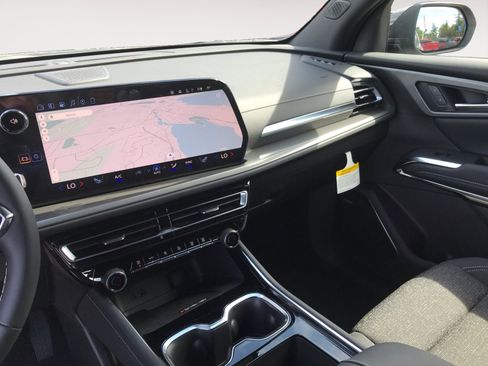 New 2026 Chevrolet Traverse LT w/ Enhanced Driving Package image 11