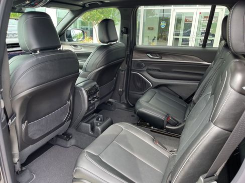 New 2026 Jeep Grand Cherokee L Limited AWD/4WD image 17