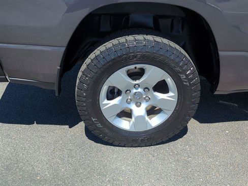 Used 2020 RAM 1500 Big Horn AWD/4WD image 7