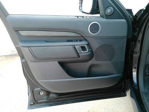 Used 2023 Land Rover Discovery S AWD/4WD image 15