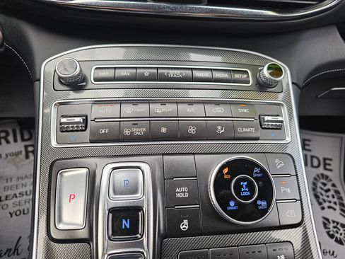 Used 2023 Hyundai Santa Fe Limited AWD/4WD image 19