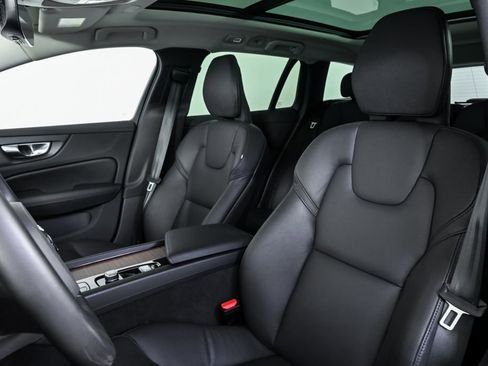 Certified 2025 Volvo V60 B5 Cross Country Plus image 7