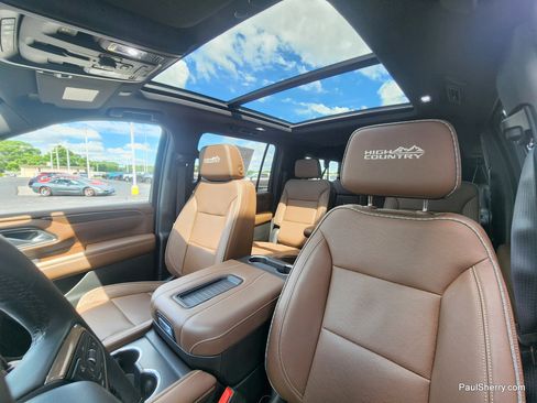 Used 2024 Chevrolet Suburban High Country AWD/4WD image 27