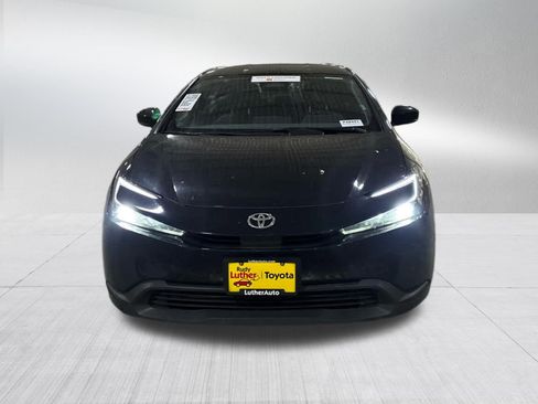 Used 2025 Toyota Prius LE FWD image 2