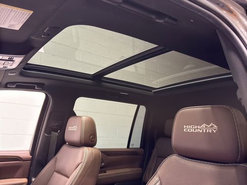 Used 2021 Chevrolet Suburban High Country w/ Premium Package image 39