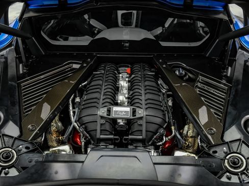 Used 2024 Chevrolet Corvette Z06 w/ Z07 Performance Package RWD image 3