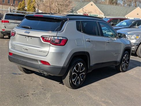 Used 2022 Jeep Compass Limited image 3