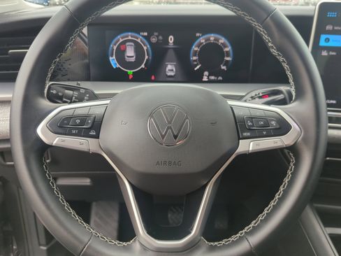 Used 2025 Volkswagen Tiguan S w/ 18" Wheel Package image 9