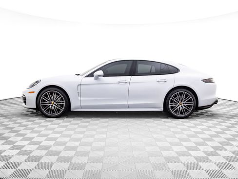 Used 2023 Porsche Panamera 4 Platinum Edition image 2