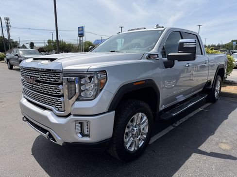 Used 2020 GMC Sierra 2500 Denali w/ Denali Ultimate Package AWD/4WD image 4