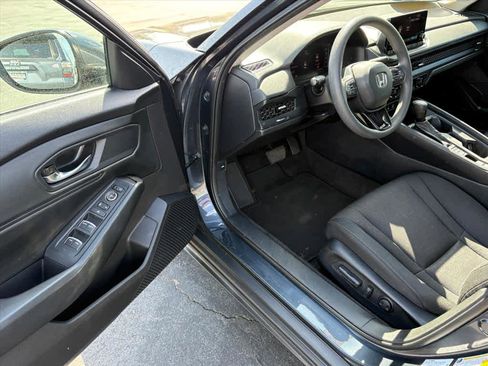 Used 2023 Honda Accord EX image 19