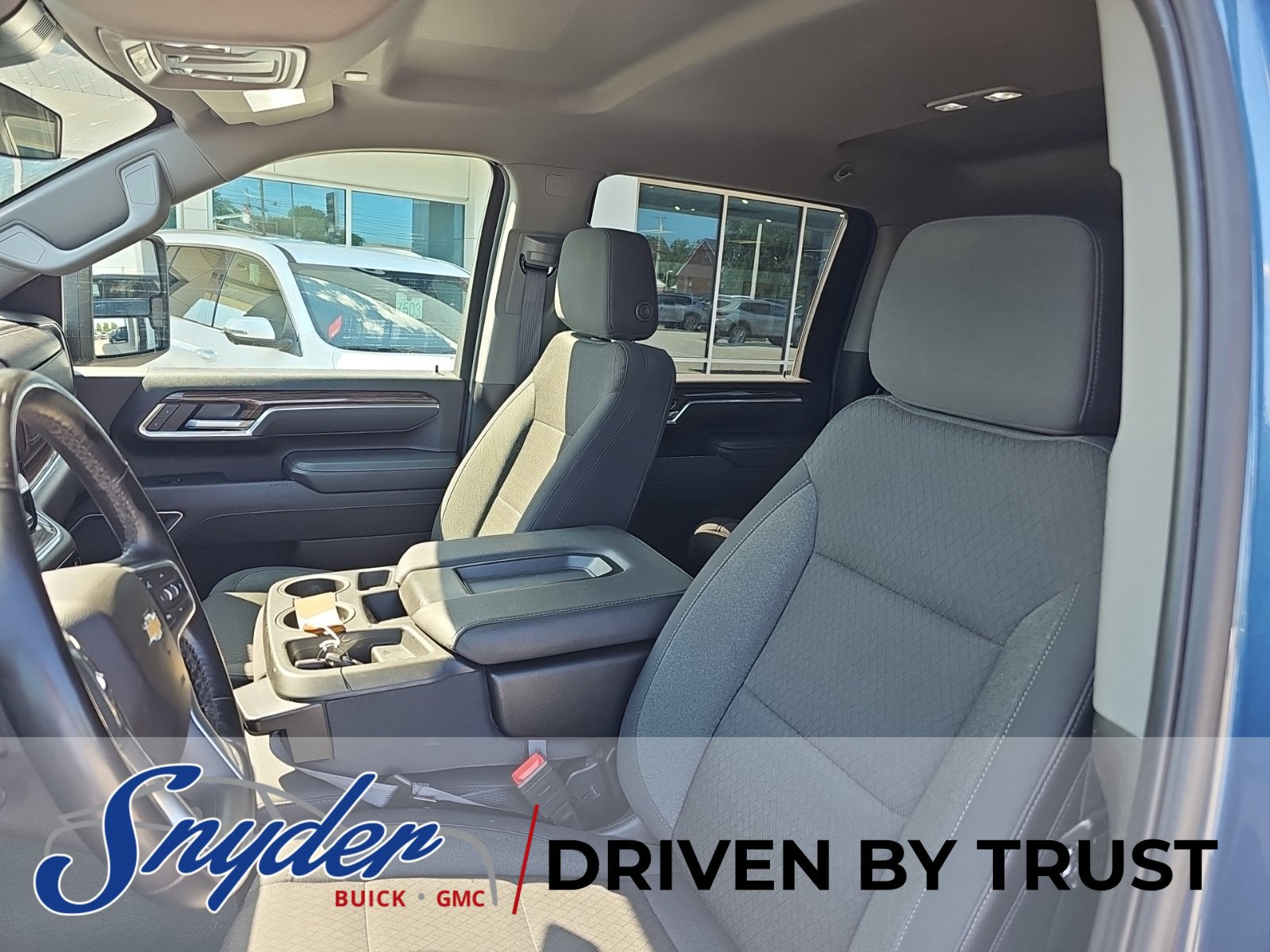Used 2025 Chevrolet Silverado 2500 LT w/ Convenience Package AWD/4WD image 10