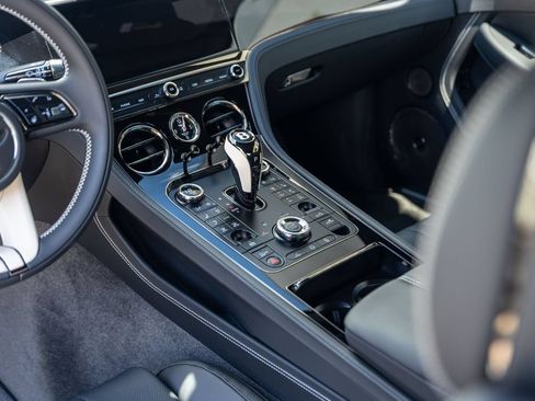 Certified 2025 Bentley Continental GTC AWD/4WD image 28