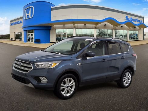 Used 2018 Ford Escape SE w/ SE Sync 3 Package image 4
