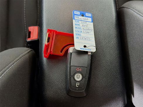 Used 2019 Ford EcoSport SE image 32