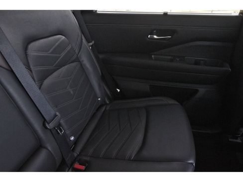 Certified 2023 Nissan Pathfinder Platinum w/ Lighting Package (N93) FWD image 15