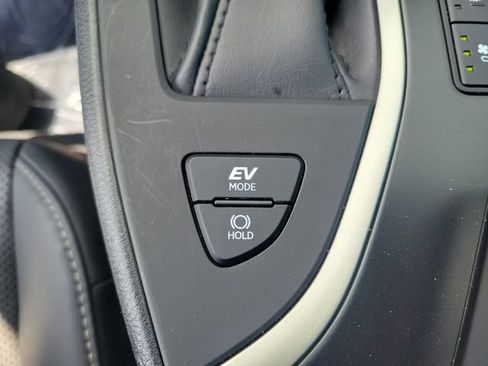 Used 2024 Lexus UX 250h FWD w/ Premium Package image 34