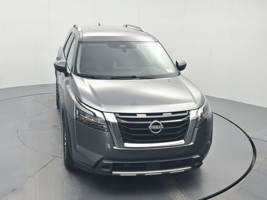 Used 2025 Nissan Pathfinder SL AWD/4WD image 30