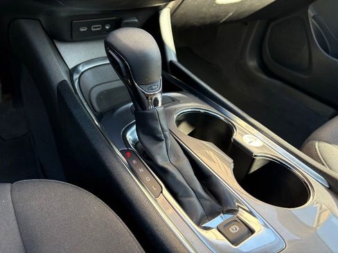 Used 2023 Chevrolet Malibu LT image 37