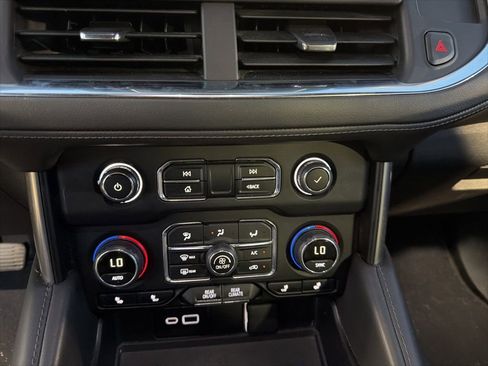 Used 2024 Chevrolet Tahoe LT RWD image 16
