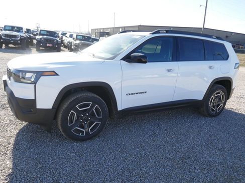 New 2026 Jeep Cherokee Laredo AWD/4WD image 7