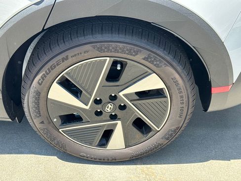 New 2026 Hyundai Ioniq 5 SE RWD image 18